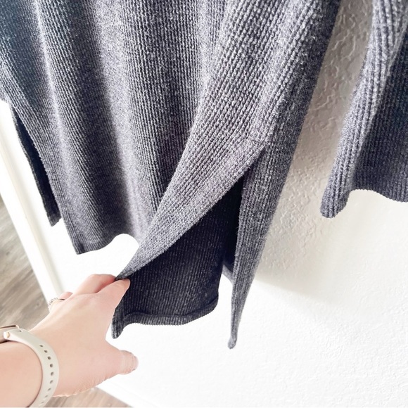 Clara Sun Woo Sweater Women's Medium Gray Thermal Waffle Knit Turtleneck Neutral - Picture 5 of 8